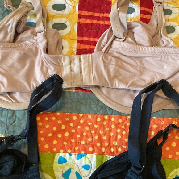 2 Gillian & O’Malley nursing bras (unlined) - Picture 4 of 8